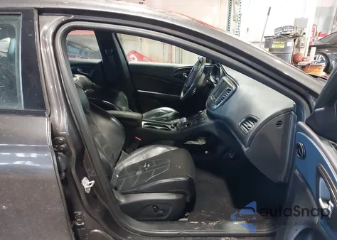 2015 Chrysler 200 S z USA, uszkodzony, nr VIN 1C3CCCDG5FN606486